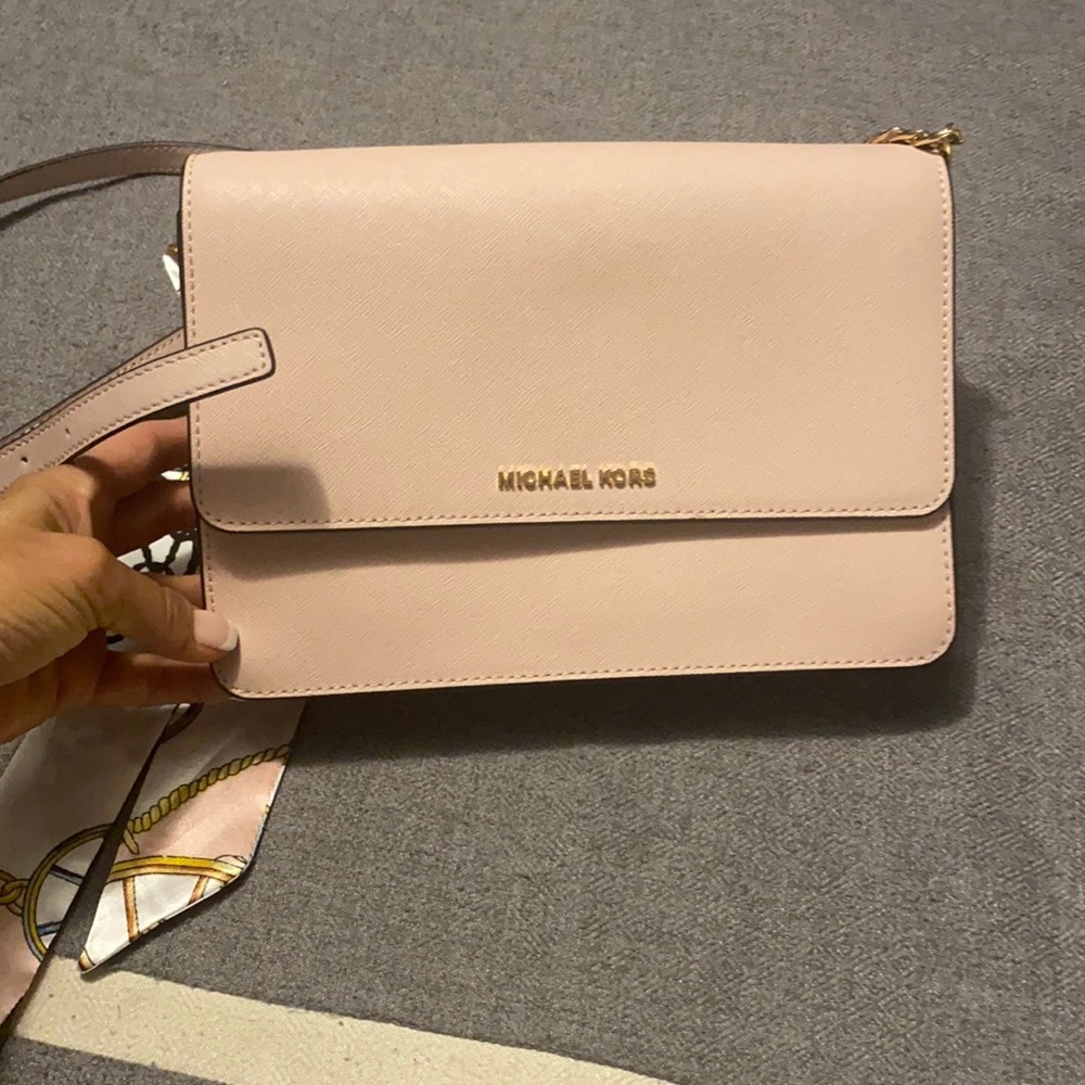 Brand new, never used pink Michael kors purse